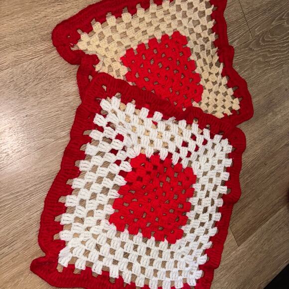 Hand crochet placemats red and white box T - Picture 1 of 1